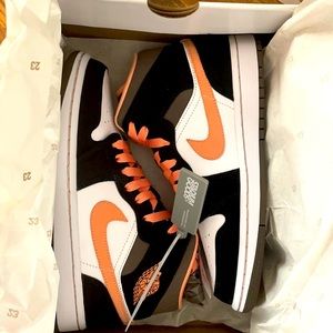 Air Jordan (W6.5)Brand New with tags